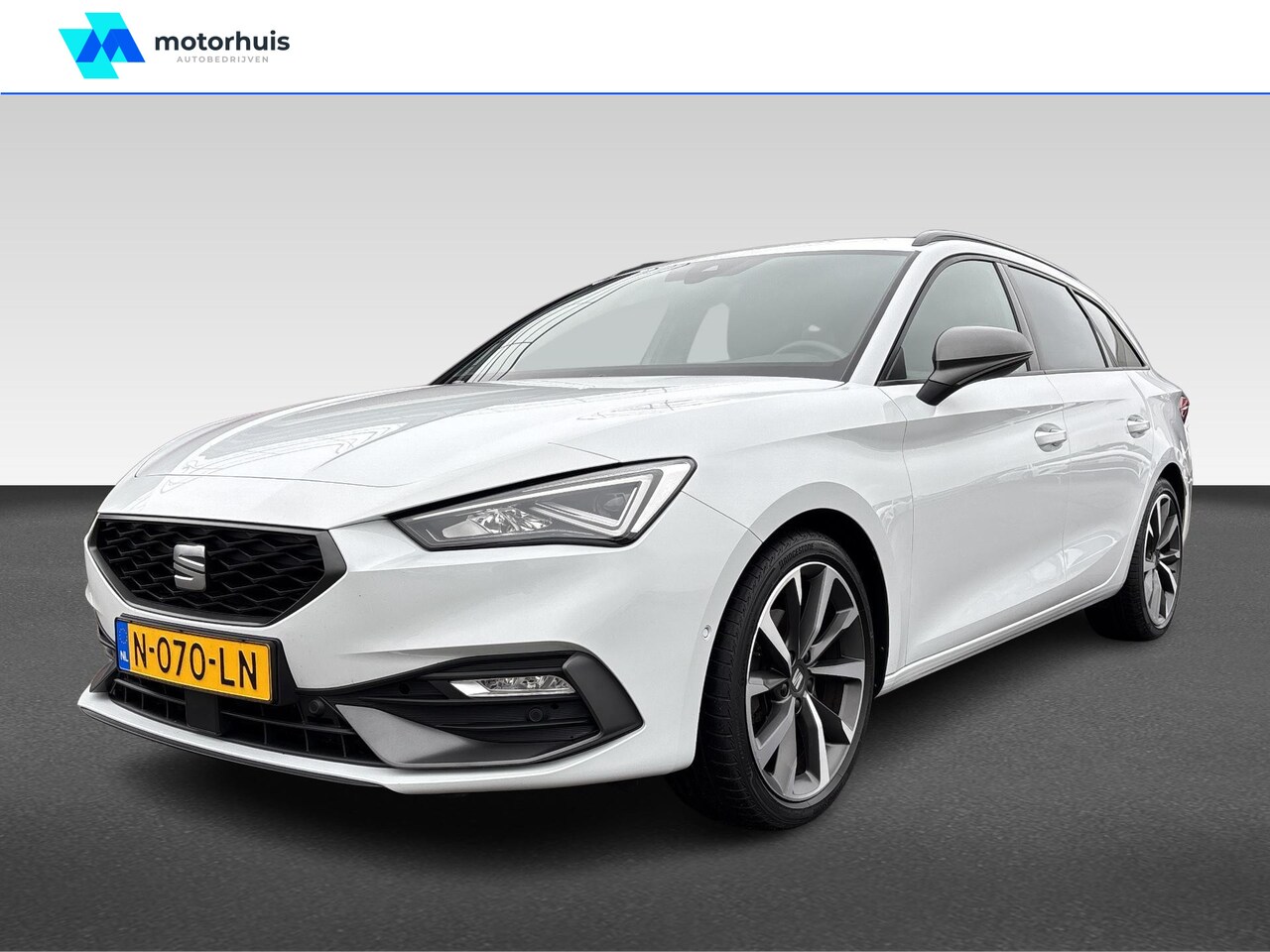 SEAT Leon Sportstourer - 1.0 eTSI 110pk DSG-7 FR Business Intense Automaat - AutoWereld.nl