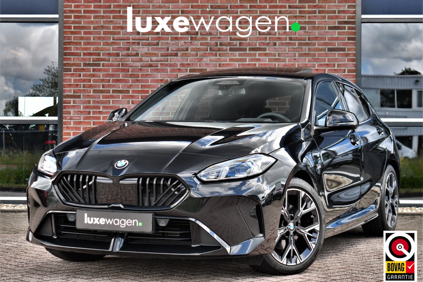 BMW 1-serie - 120 M-Sport Pano ACC 360 HUD El-Klep 18inch Shadowline - AutoWereld.nl