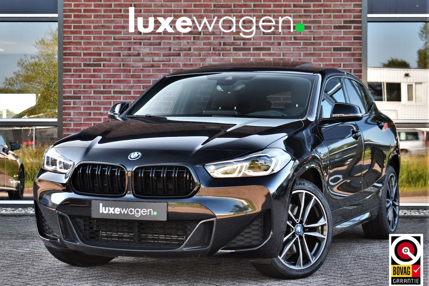 BMW X2 - xDrive25e M-Sport Pano HUD El-zetels Camera Carplay 19inch - AutoWereld.nl