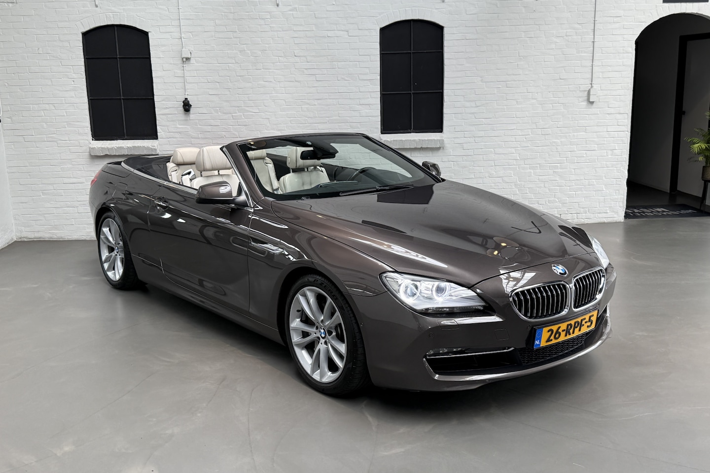 BMW 6-serie Cabrio - 640i High Executive Stoelverwarming - Head-up display - Achteruitrijcamera - AutoWereld.nl