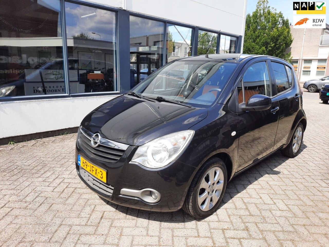 Opel Agila - 1.2 Enjoy AIRCO 5-DEURS ZWART - AutoWereld.nl