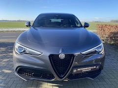 Alfa Romeo Stelvio - 2.0 T AWD Veloce Panorama dak - Grigio Vesuvio - Veloce stoelen