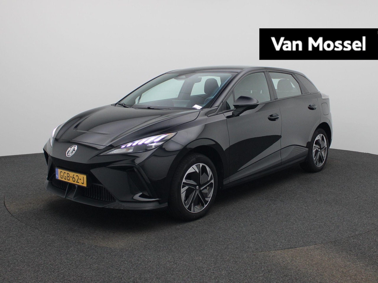 MG MG4 Electric - Standard 51 kWh WLTP 320 KM | Apple Carplay/Android Auto | ACC | DAB | 16"LMV | LED dagrij - AutoWereld.nl