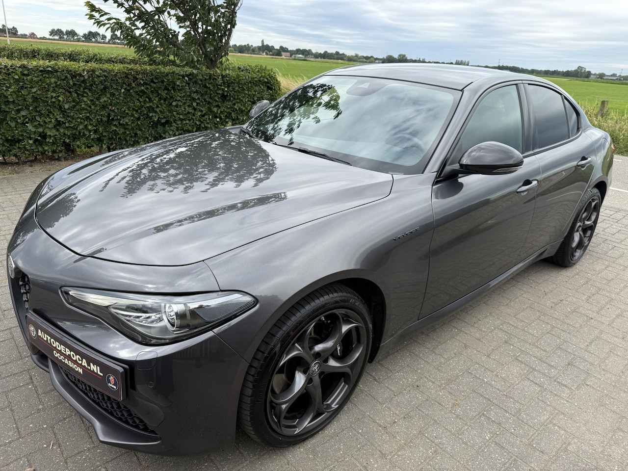Alfa Romeo Giulia - 2.0 T Veloce AWD Pack performance - Panorama dak - Harman Kardon - AutoWereld.nl