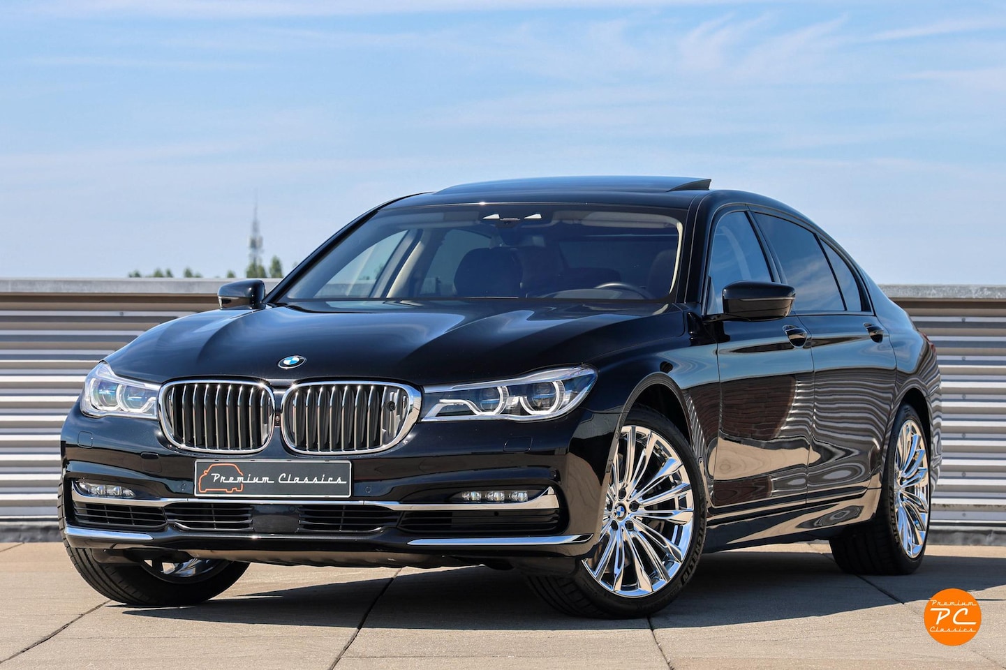 BMW 7-serie - M760Li xDrive | 83.000KM | Sky-Lounge Panorama | Soft-close | Laserlight - AutoWereld.nl