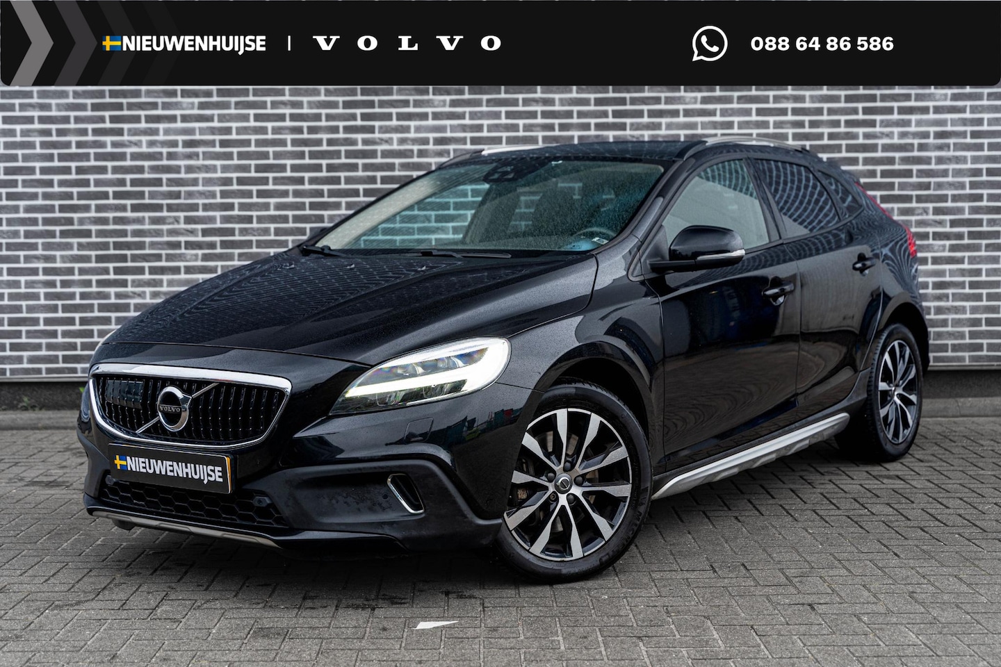Volvo V40 Cross Country - 1.5 T3 Polar+ Luxury | Trekhaak | Lederen Bekleding | Achteruitrijcamera | Parkeersensoren - AutoWereld.nl