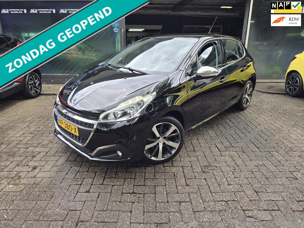 Peugeot 208 - 1.2 110 PK Allure | AUTOMAAT | 12MND GARANTIE | NL AUTO | NIEUWE APK | NAVI | LMV | - AutoWereld.nl