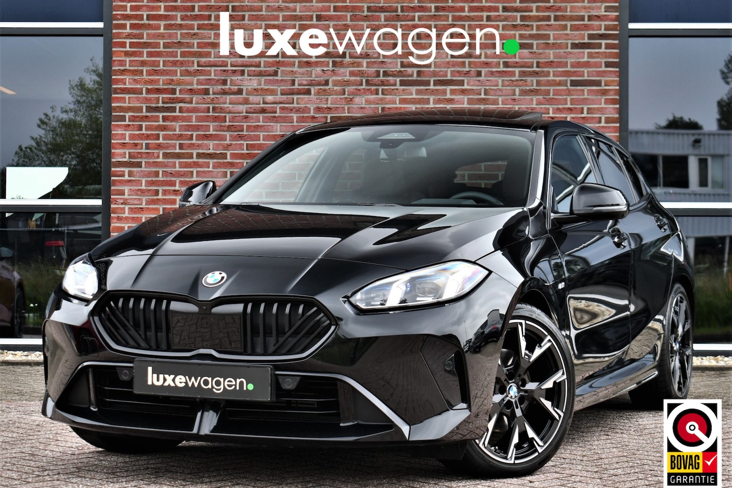 BMW 1-serie - 120 M-Sport Pano ACC 360 HUD Massage H/K 19inch El-Klep - AutoWereld.nl