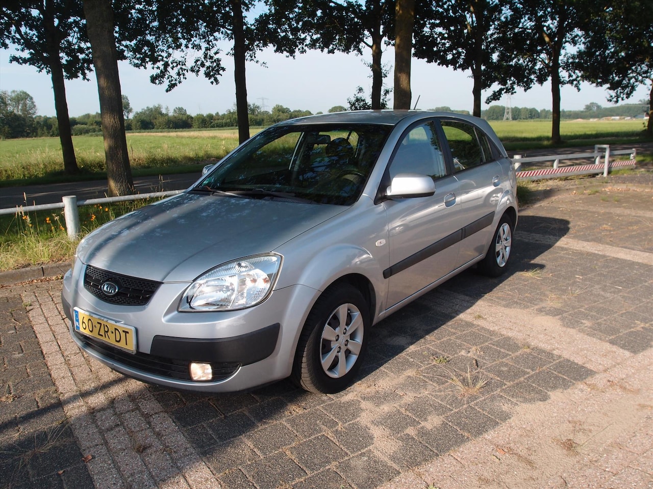 Kia Rio - 1.4 HB LX Airco Nette auto - AutoWereld.nl