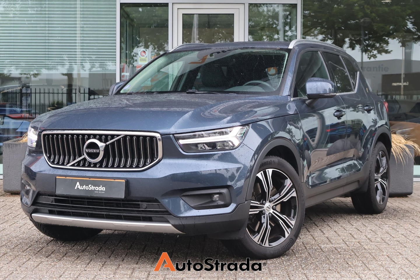 Volvo XC40 - T4 Recharge Inscription 211pk | Leder | Virtual | Climate | Camera | Cruise | Keyless | Tr - AutoWereld.nl