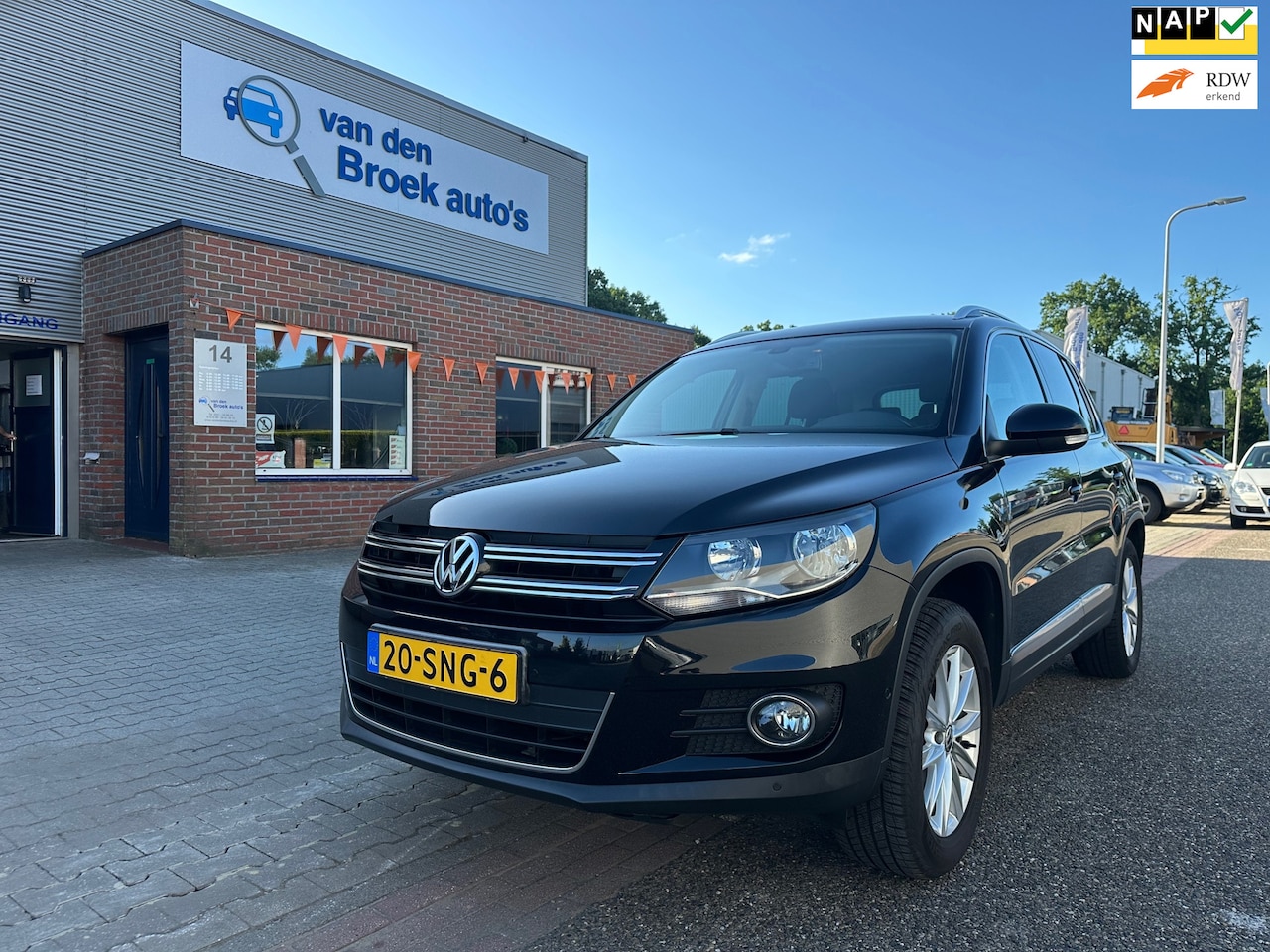 Volkswagen Tiguan - 1.4 TSI Sport&Style vol opties/PDC V-A/clima/trekh./NAV/LM velgen/ - AutoWereld.nl