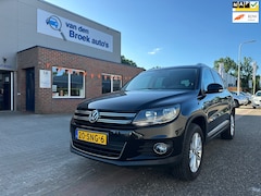 Volkswagen Tiguan - 1.4 TSI Sport&Style vol opties/PDC V-A/clima/trekh./NAV/LM velgen/