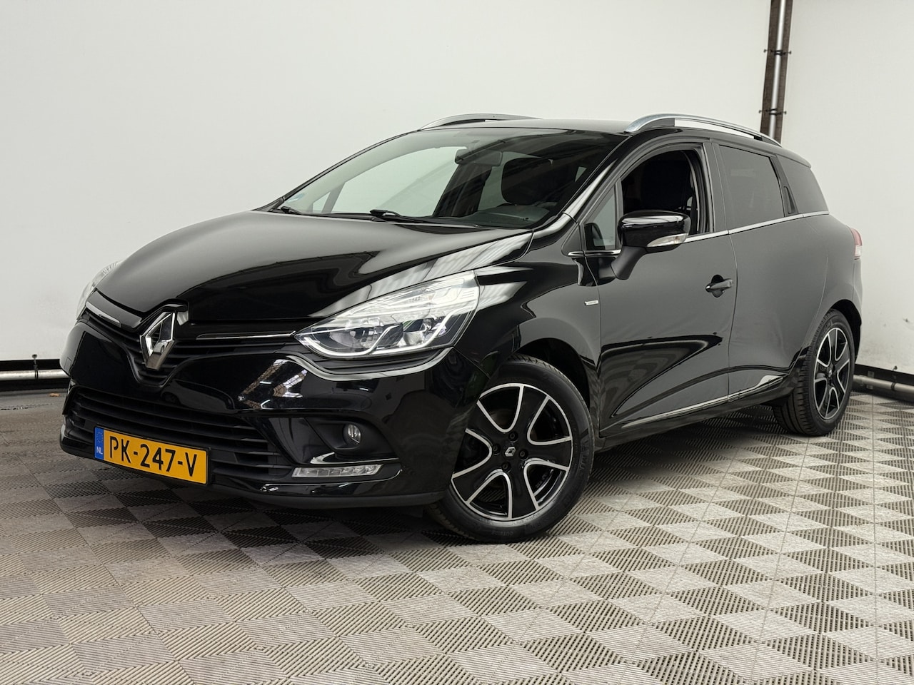 Renault Clio Estate - 0.9 TCe Limited Navi Trekhaak NL Auto - AutoWereld.nl