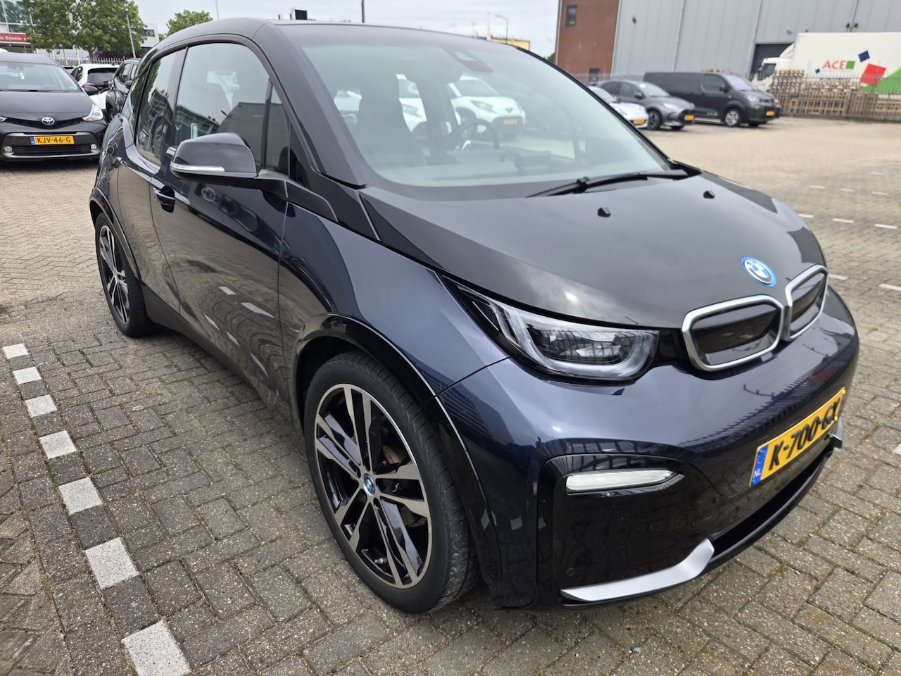 BMW i3 - S EXECUTIVE EDITION 120Ah 42 kWh | PANO | A.C.C | H/K | SOH 96% | 12-2020!! - AutoWereld.nl