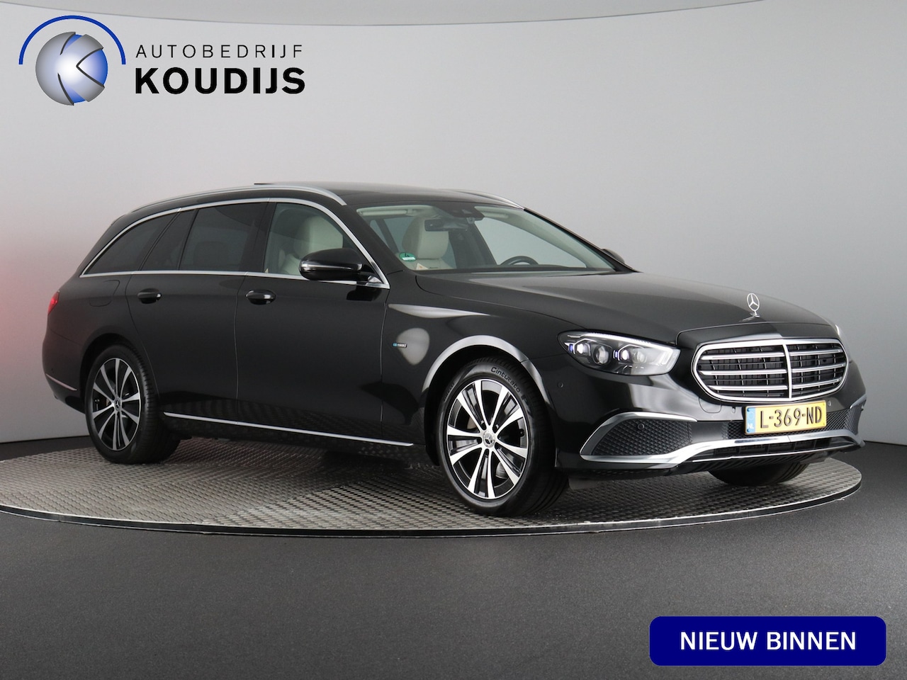 Mercedes-Benz E-klasse Estate - 300 e (Pano / Elek. Trekhaak / Burmester / Camera / Matrix / Sfeerverl.) - AutoWereld.nl