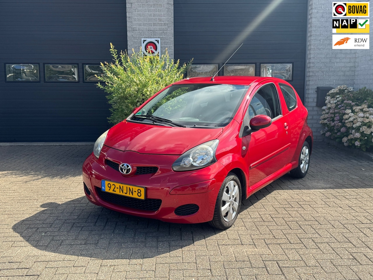Toyota Aygo - 1.0-12V Aspiration Red *Airco*LM velgen* - AutoWereld.nl