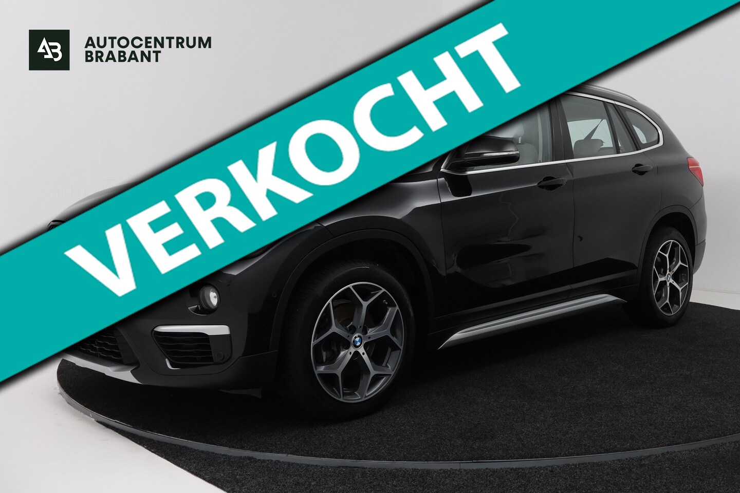 BMW X1 - SDrive18i High Executive (NAVIGATIE, STOELVERWARMING, CAMERA, LED, SFEERVERLICHTING, DEALE - AutoWereld.nl