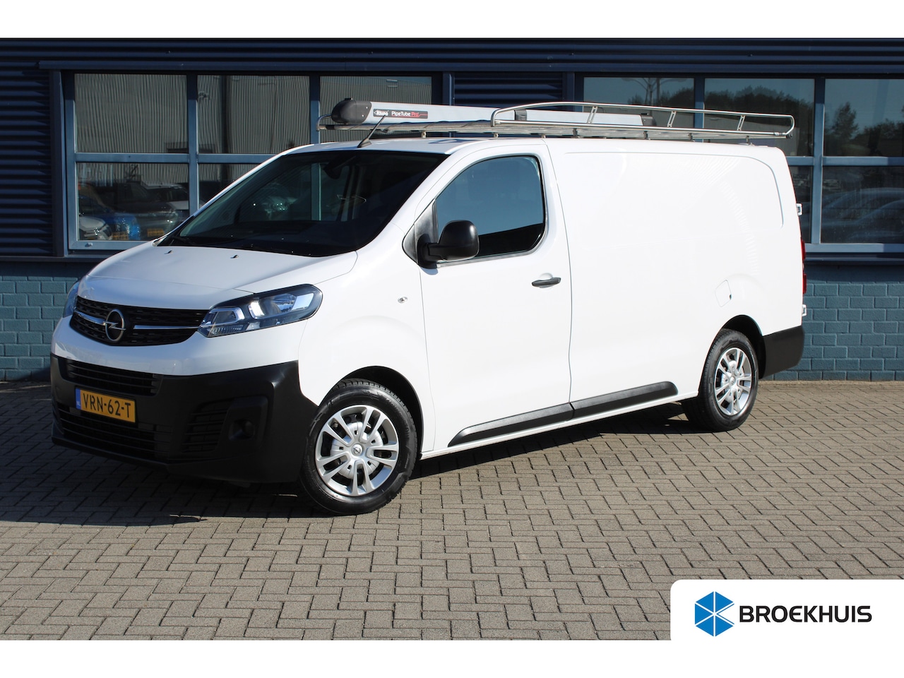 Opel Vivaro - L3 2.0 CDTI 145 PK | TREKHAAK | NAVI | RVS IMPERIAAL | BETIMMERING | COMFORT WAND | APPLE - AutoWereld.nl