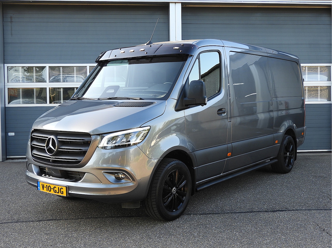 Mercedes-Benz Sprinter - 319 1.9 CDI L2H1 RWD AUT | LED | 360° | LUCHTVERING | 3.5t. TREKHAAK - AutoWereld.nl