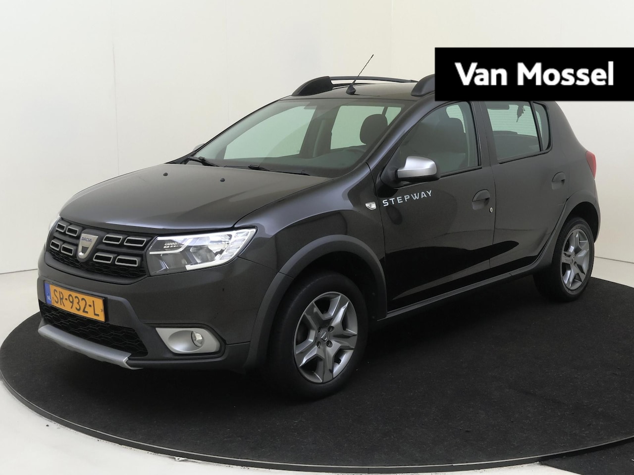 Dacia Sandero Stepway - 0.9 TCe 90 PK SL Stepway | Parkeer pakket | airco | cruise control | navigatiesysteem full - AutoWereld.nl