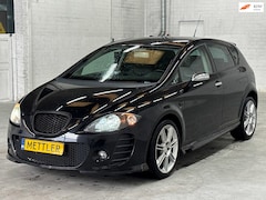 SEAT Leon - 1.8 TFSI Businessline High | Trekhaak | Cruise control | Stoelverwarming