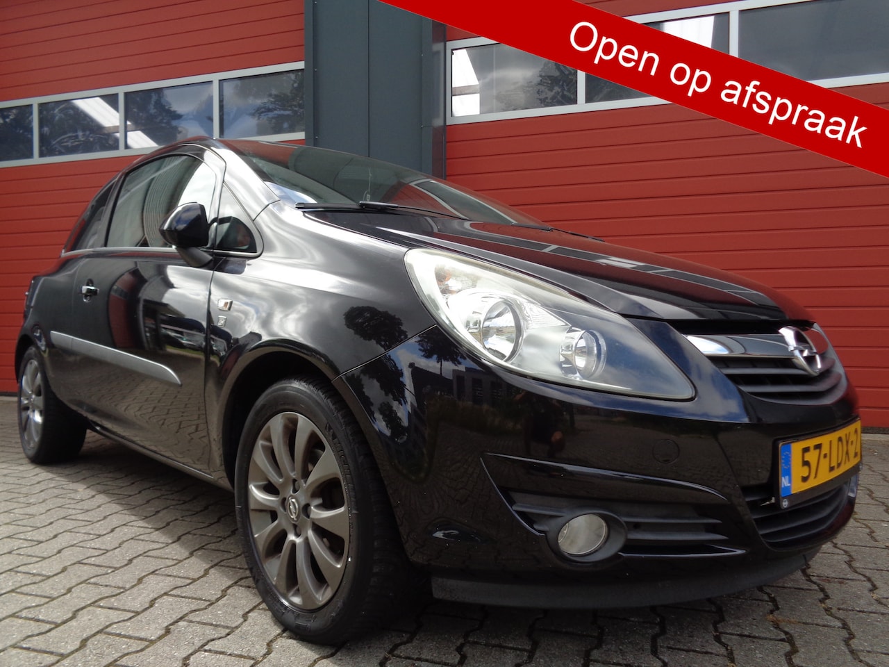 Opel Corsa - 1.4-16V '111' Edition 101PK Airco Cruise LMV NL-Auto - AutoWereld.nl