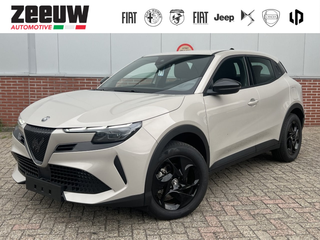 Alfa Romeo Junior - 1.2 Turbo 136 PK Ibrida | Carplay | Cruise | LED | Clima | 17" - AutoWereld.nl