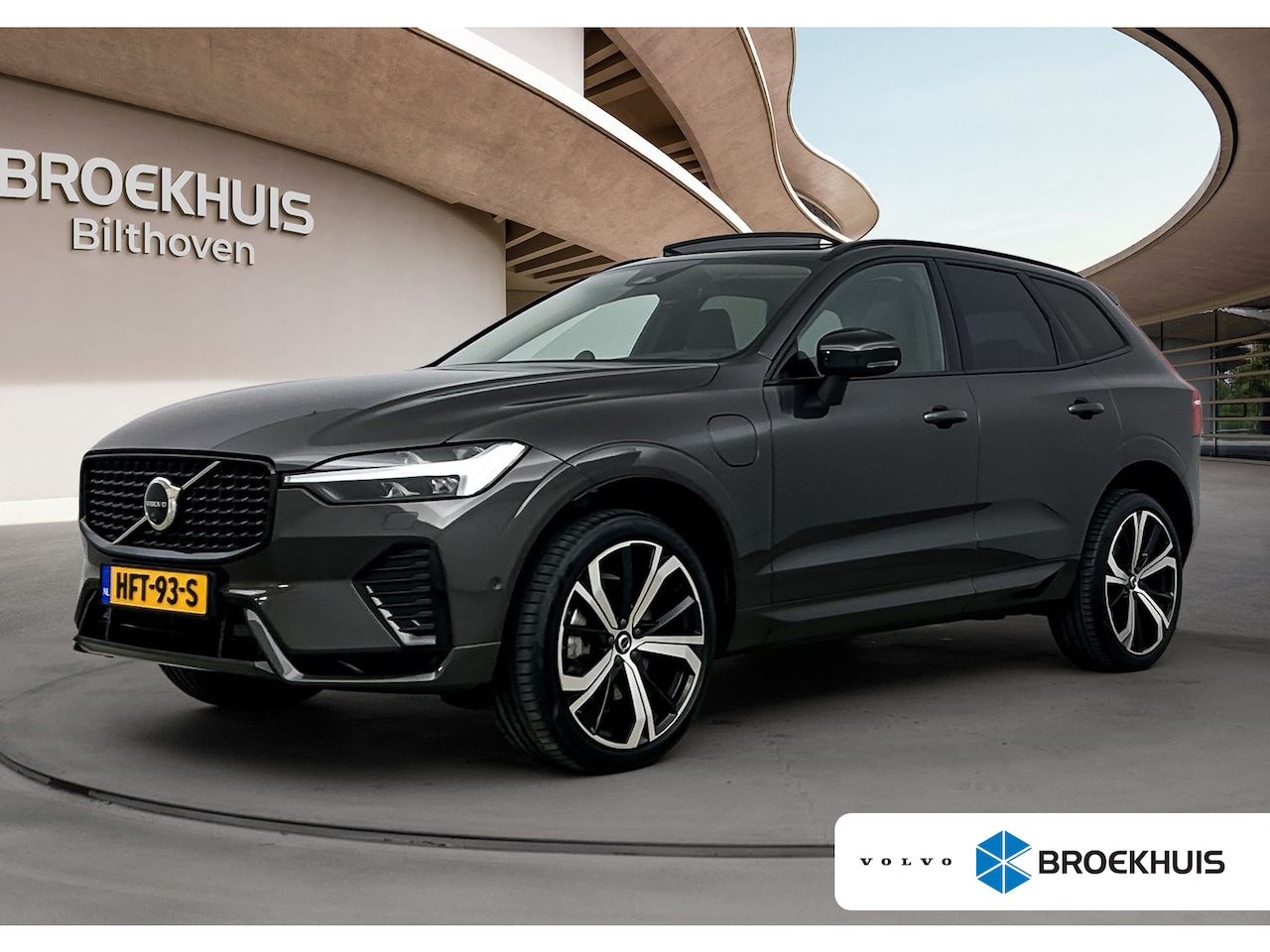 Volvo XC60 - 2.0 T8 Plug-in hybrid AWD Ultra Dark | Trekhaak | Bower & Wilkins | Luchtvering | PDC V+A - AutoWereld.nl