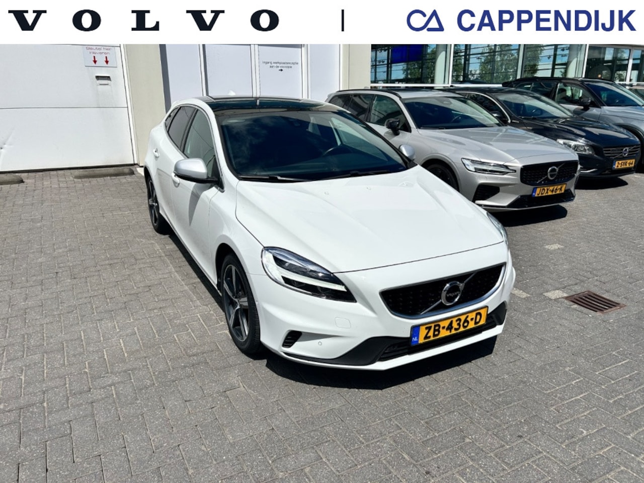 Volvo V40 - T3 153PK AUT6 Polar+ Sport| Pano| Camera| H&K sound| DAB+ - AutoWereld.nl