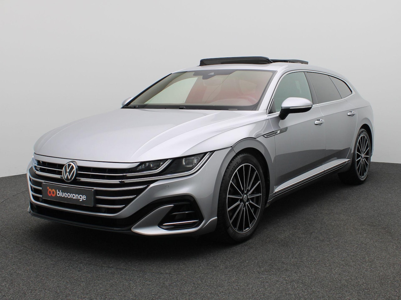 Volkswagen Arteon Shooting Brake - 2.0 TSI R-Line Business+ 190PK DSG Head-Up, Leder, Pano-Schuifdak, 19" LM Velgen, Adaptiev - AutoWereld.nl