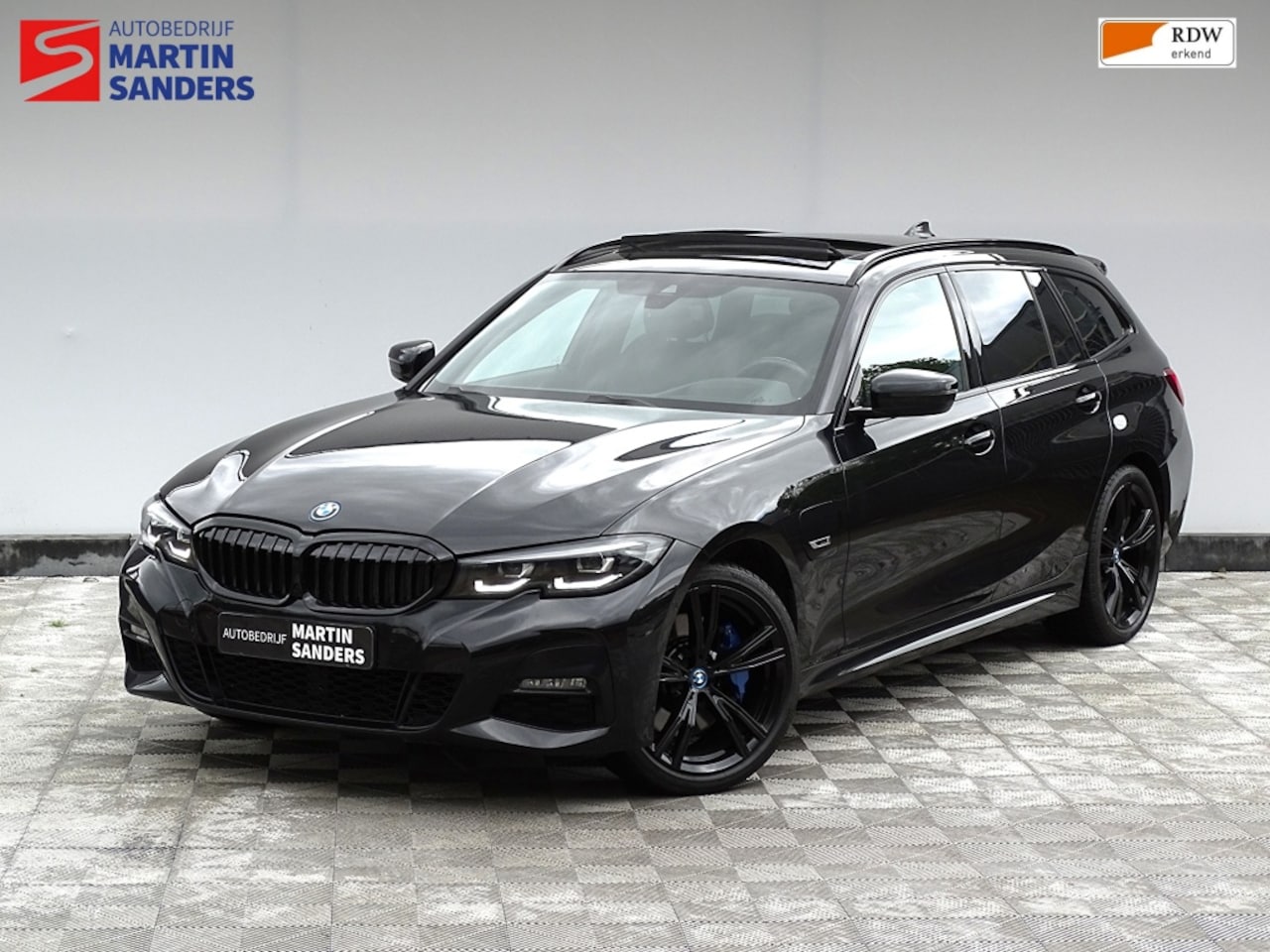 BMW 3-serie Touring - 330 e M Sport Pano/apple carplay /trekhaak - AutoWereld.nl