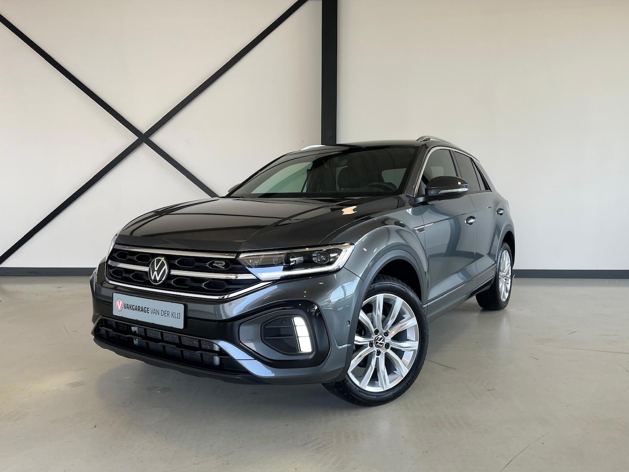 Volkswagen T-Roc - Volkswagen T-Roc 1.5 TSI R-Line Edition|Achteruitrijcamera|ACC|Stoel en Stuurverwarming - AutoWereld.nl