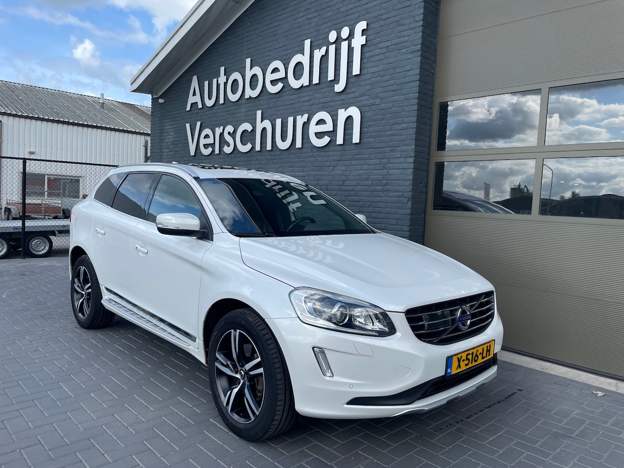 Volvo XC60 - 2.5 awd uniek 5 cilinder inscription camera voor + achter adaptive cruise control stoelver - AutoWereld.nl