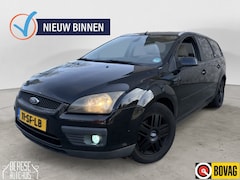 Ford Focus Wagon - 1.6 16V Ghia Ecc Lmv Trekhaak