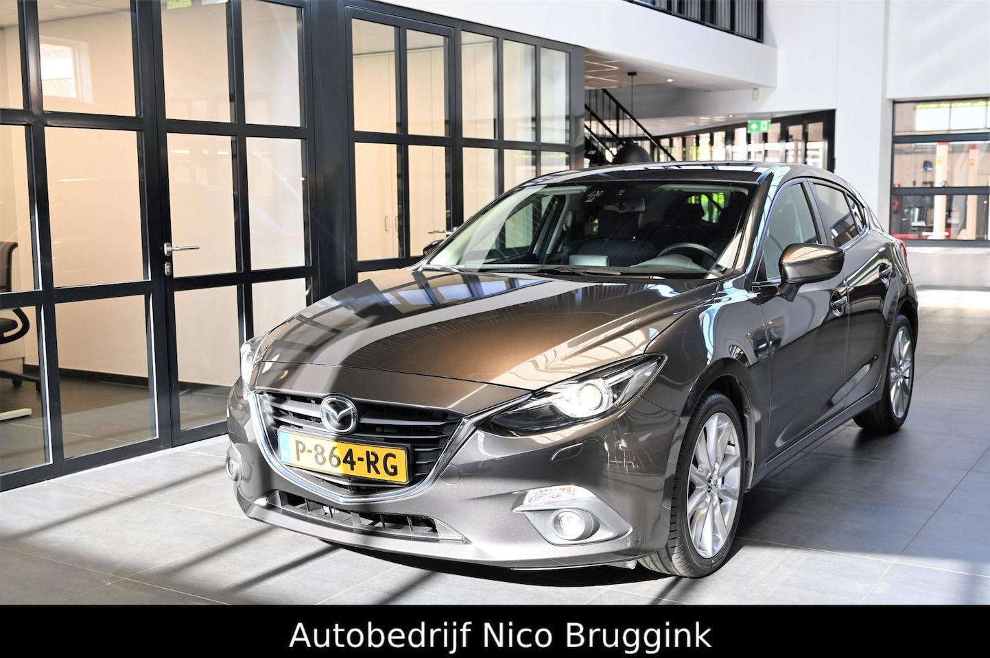Mazda 3 - Skyactiv-G 120 6MT GT-M Line *Trekhaak* *All-in prijs* - AutoWereld.nl