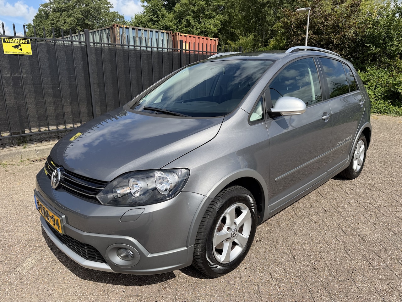 Volkswagen Golf - 1.2 TSI 6 Versn Cross Clima/Navi/Stoelverw/Cruise/Trekh - AutoWereld.nl