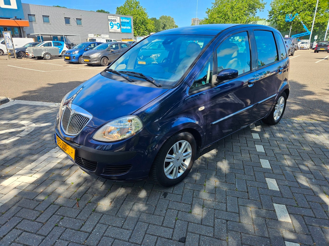 Lancia Musa - 1.4-16V Platino DFN Automaat NW.APK NAP - AutoWereld.nl