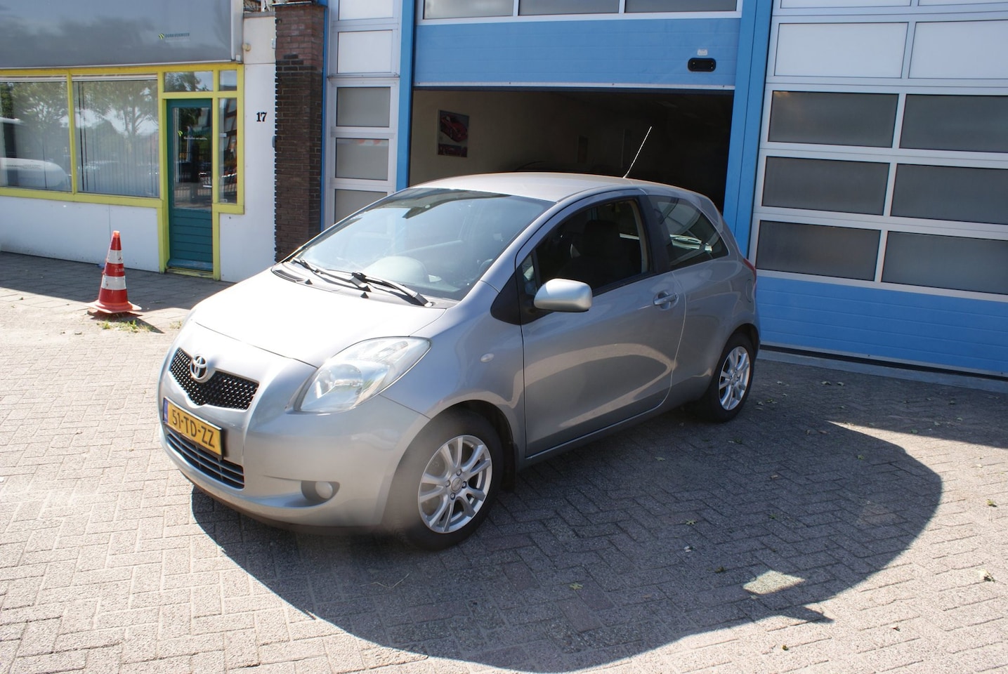 Toyota Yaris - 1.3 VVT-i Sol 1.3 VVTi Sol - AutoWereld.nl