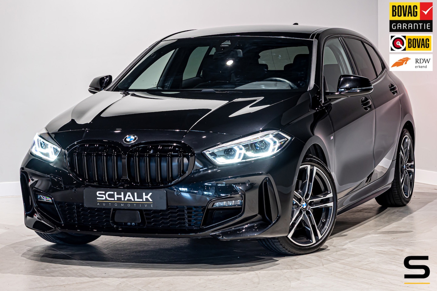 BMW 1-serie - 118i|M-sport|Leder|Sportstoelen|Cam|CarPlay - AutoWereld.nl