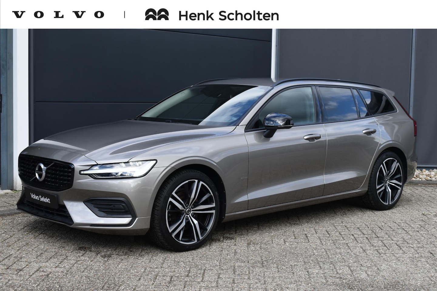 Volvo V60 - B3 Momentum Advantage | Sport Pack | Navigatie | Adaptieve Cruise Control | Climate Contro - AutoWereld.nl