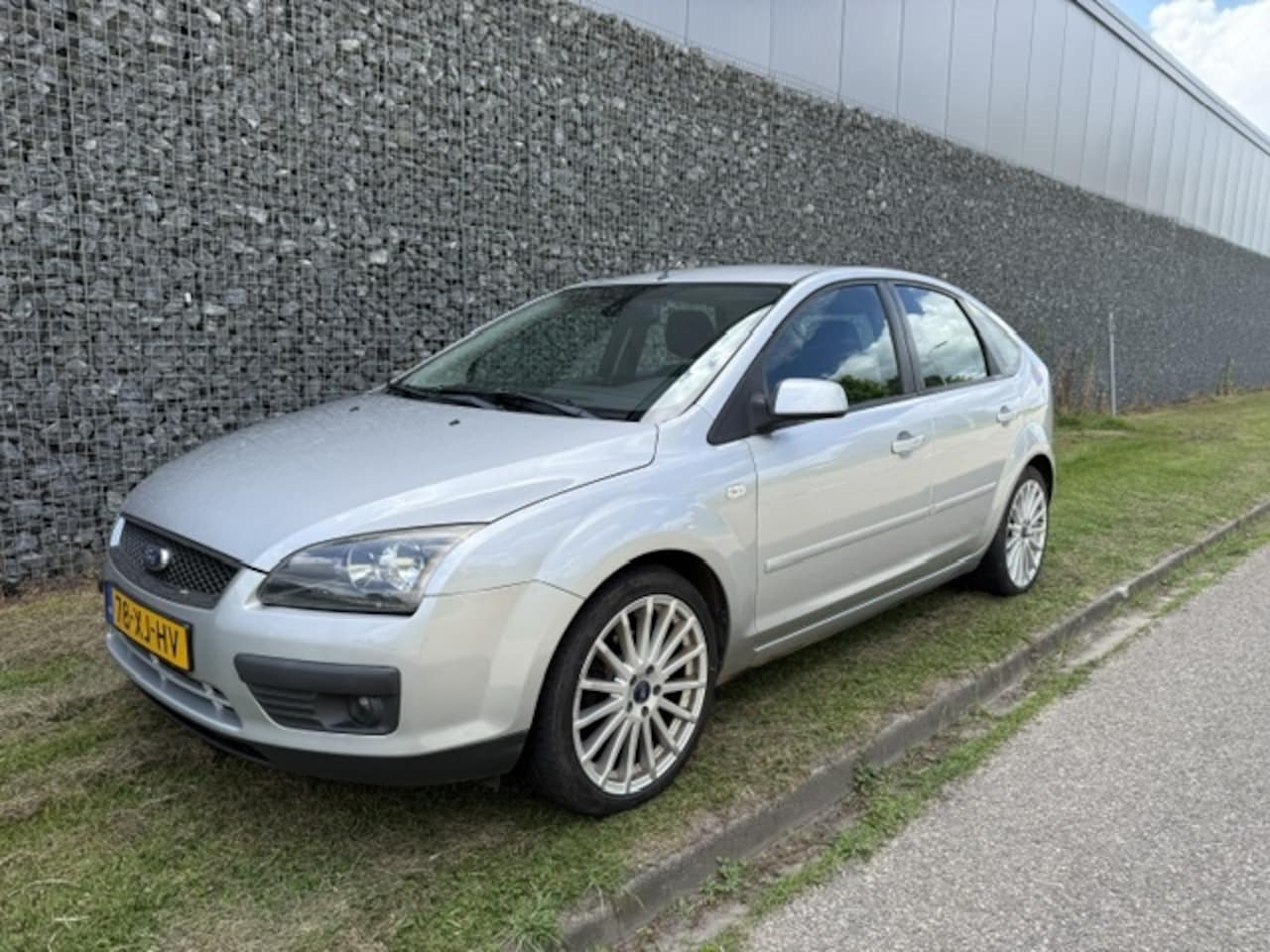 Ford Focus - 1.6-16V Futura Automaat | Trekhaak - AutoWereld.nl
