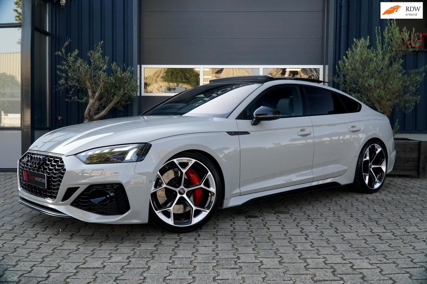 Audi RS5 - Sportback Audi RS5 Sportback 450PK | Competition Plus | Krijt Grijs (Porsche kleur) | Pano - AutoWereld.nl