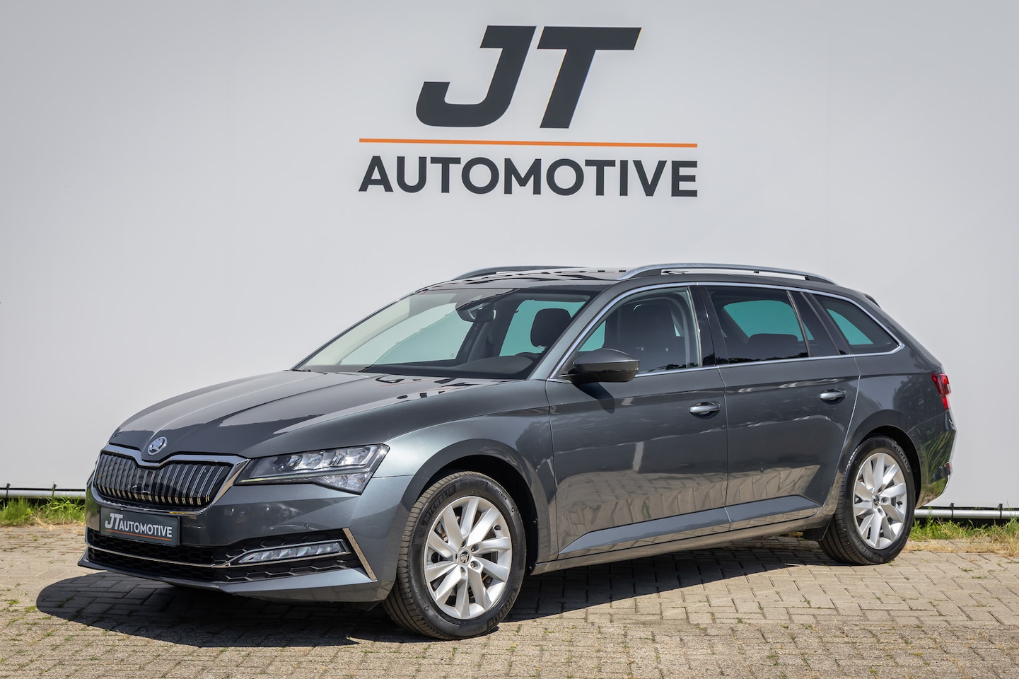Skoda Superb - 1.4 TSI iV BnsEdPlus PDC | klimaat control | cruise control | Carplay | dode hoek detectie - AutoWereld.nl