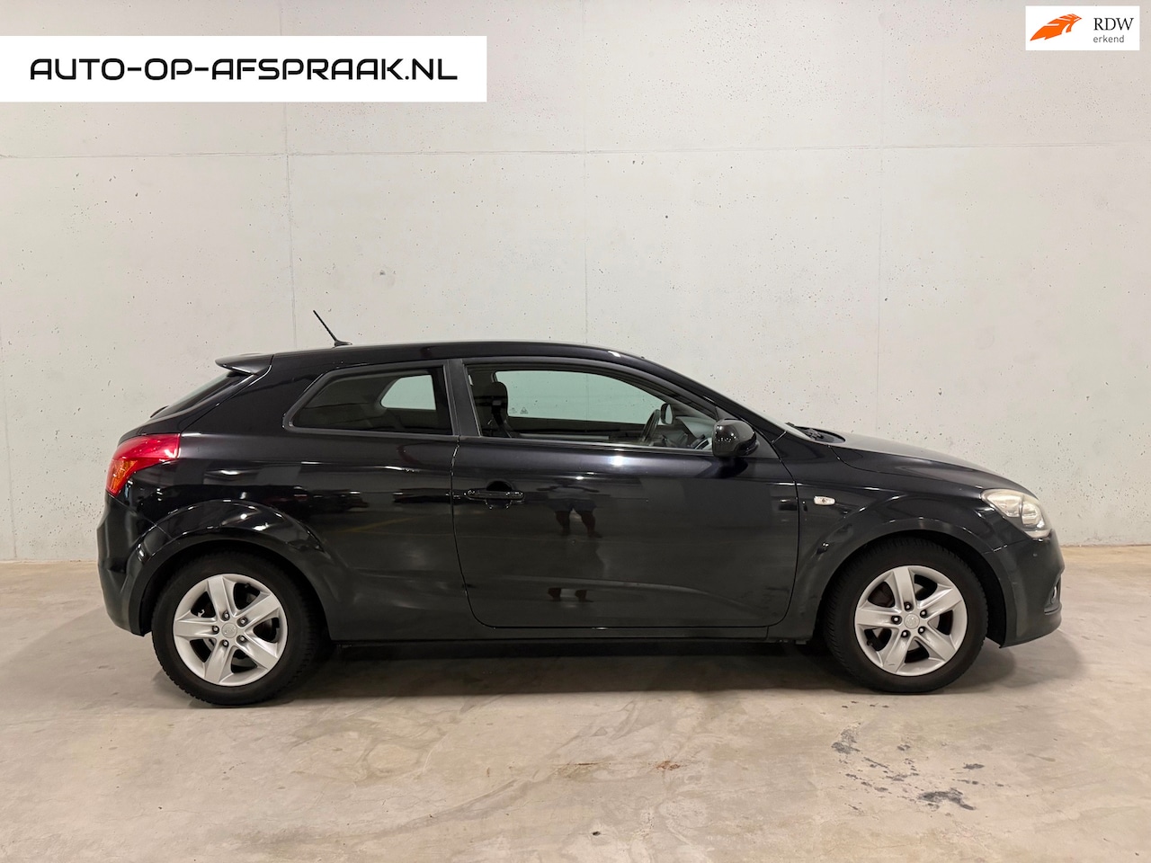 Kia Pro cee'd - 1.4 CVVT Navigator Plus Pack Navi Clima Cruise - AutoWereld.nl