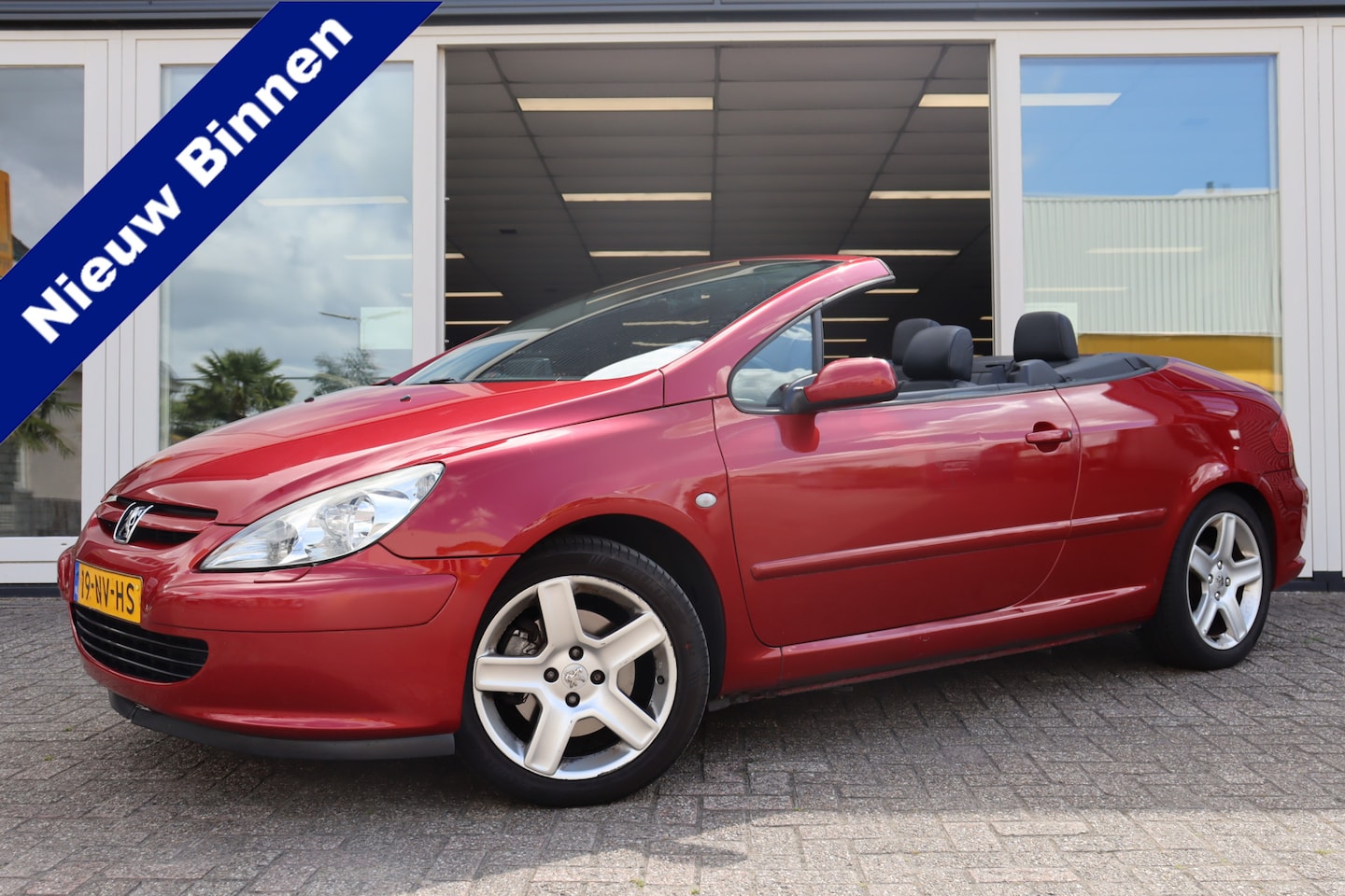 Peugeot 307 CC - 2.0-16V Sport 2.0-16V Sport, Airco, Cruise, Climate, PDC A, Stoelverwarming, Prijs is Rijklaar - AutoWereld.nl