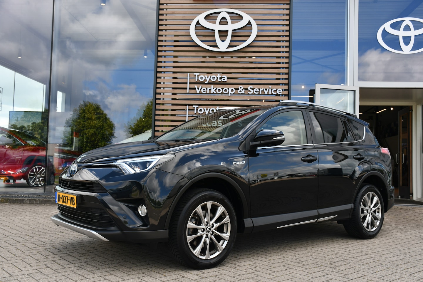 Toyota RAV4 - 2.5 Hybrid AWD Executive Limited Automaat 197pk | Trekhaak | Leder | Schuif-/kanteldak | D - AutoWereld.nl