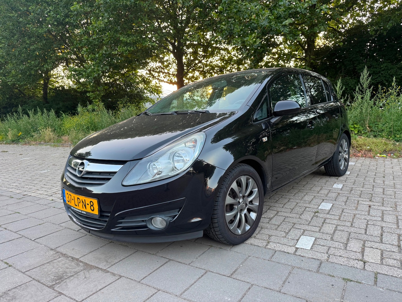 Opel Corsa - 1.2-16V '111' Edition 1.2-16V '111' Edition - AutoWereld.nl
