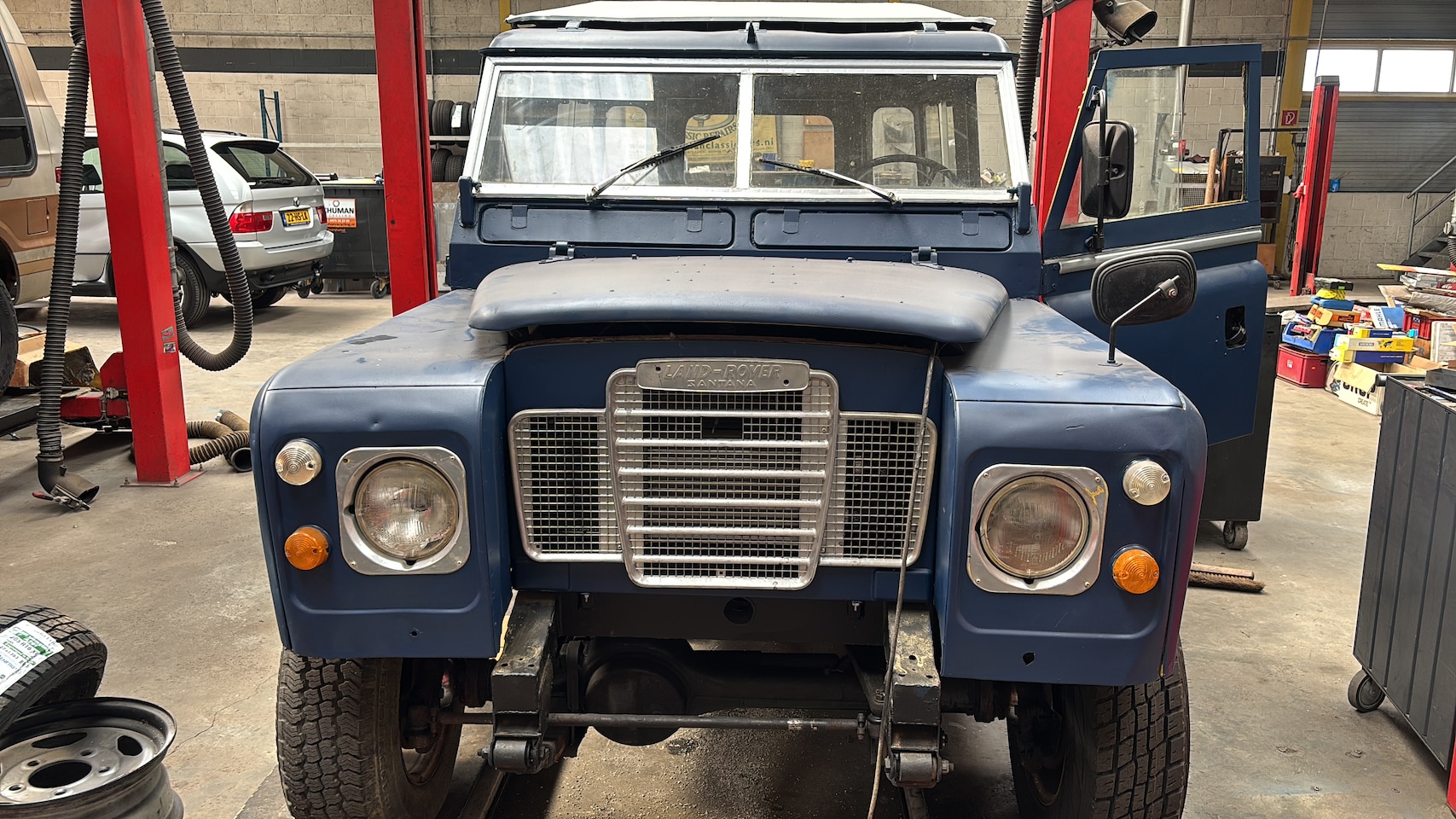 Land Rover 88 - Santana 300 TDI - AutoWereld.nl