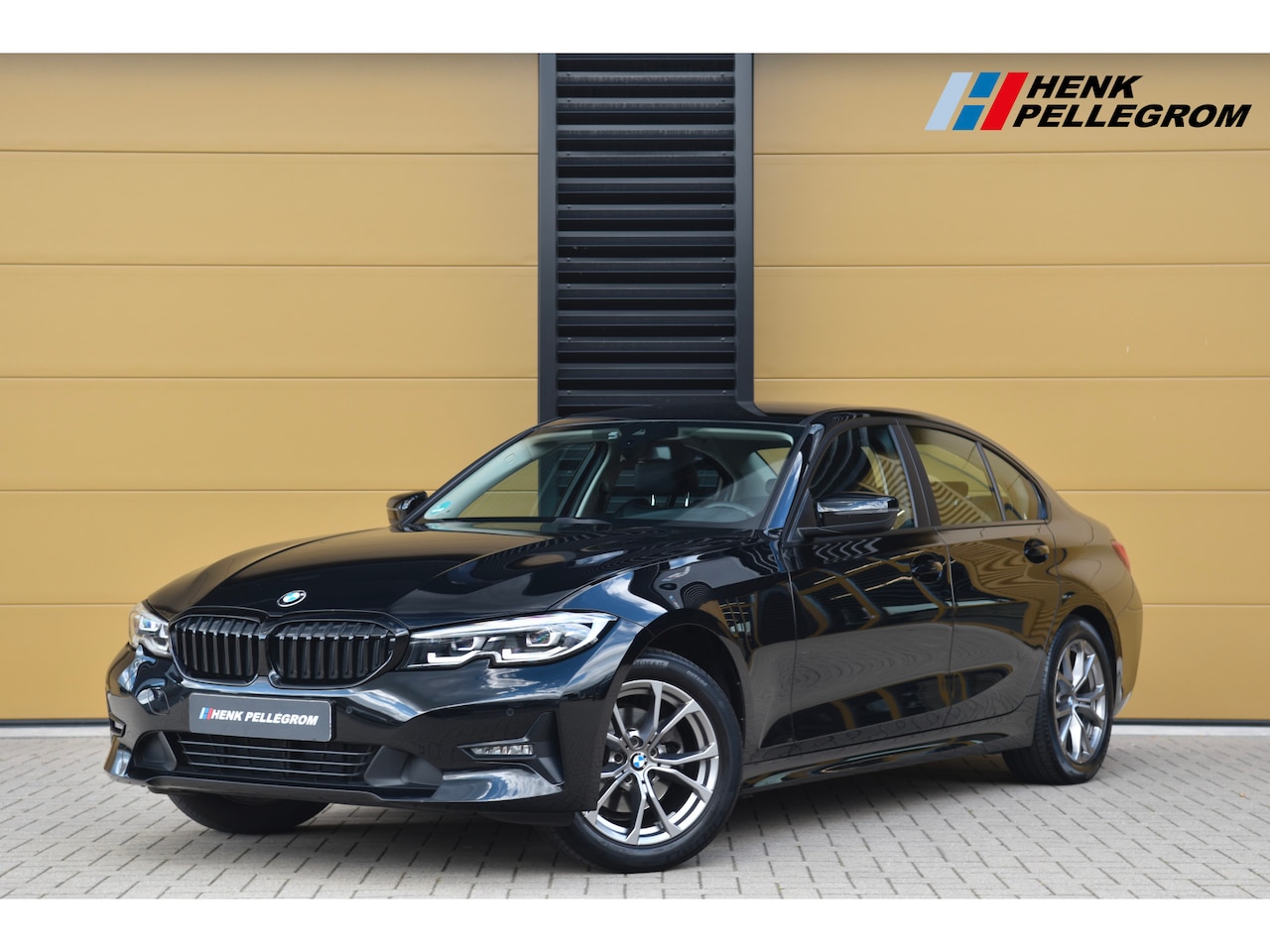 BMW 3-serie - 320i High Executive Edition * Sportstoelen * Trekhaak * Leder * Stoelverwarming * - AutoWereld.nl