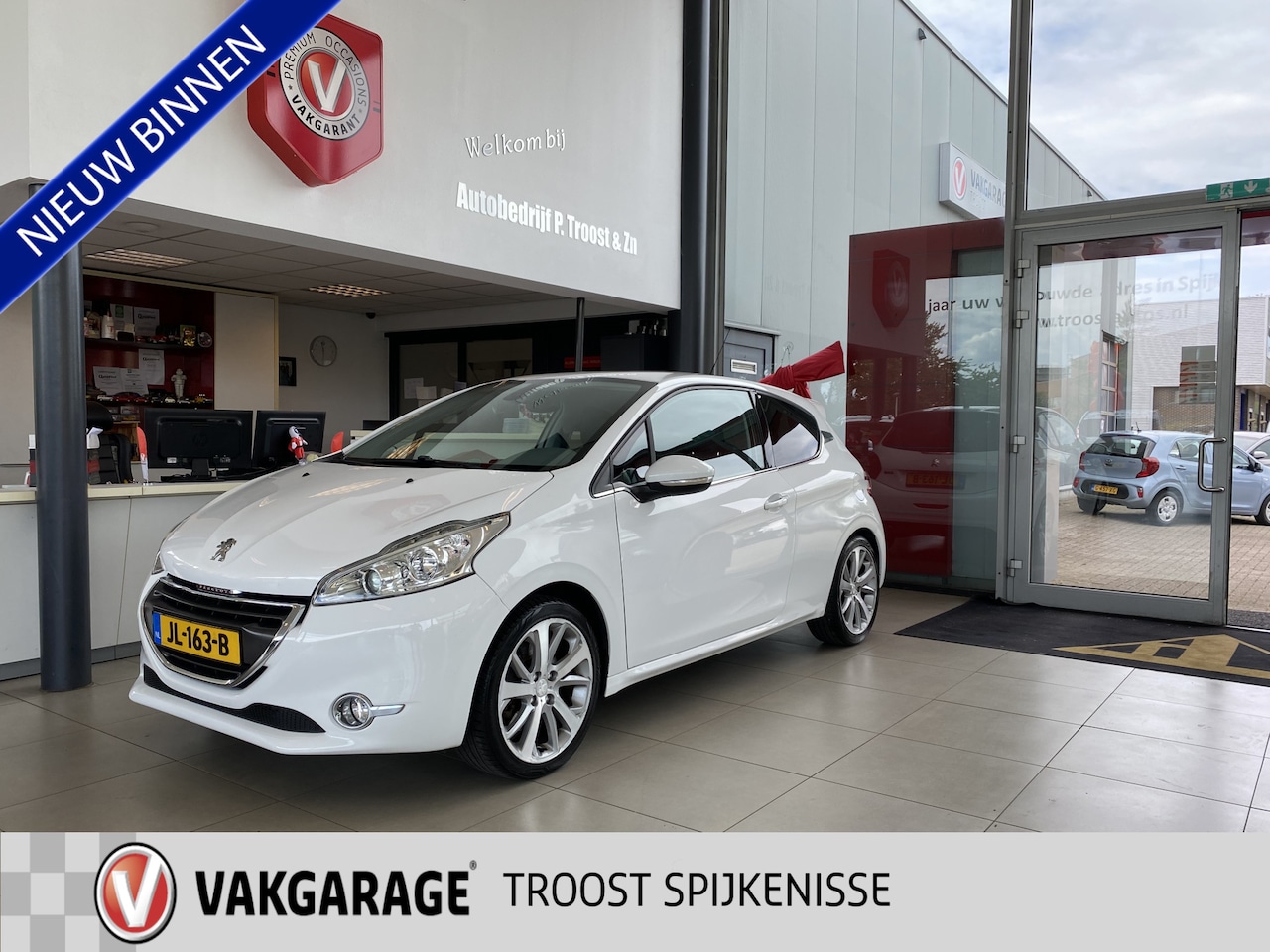 Peugeot 208 - 1.6 THP Allure 1.6 THP Allure,Navigatie,Parkeerassistent,Climate&Cruisecontrol,Bleutooth,Leder/Alcantara, - AutoWereld.nl